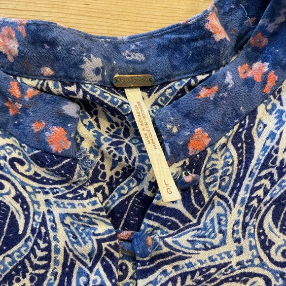 Free people peasant style tunic size medium - Picture 2 of 4